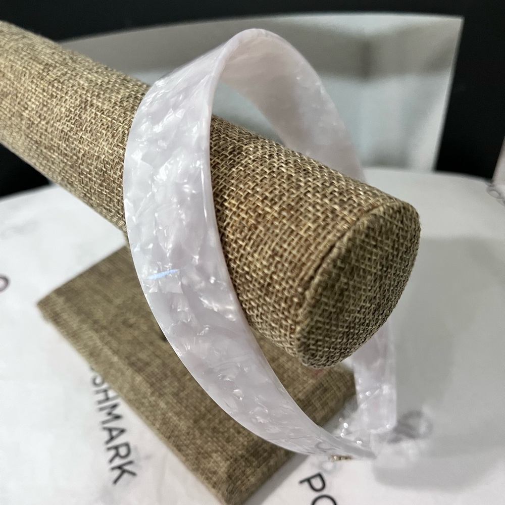Lele Sadoughi NWT AUTHENTIC MOTHER OF PEARL EMMA HAND SWIRLED ACETATE HEADBAND